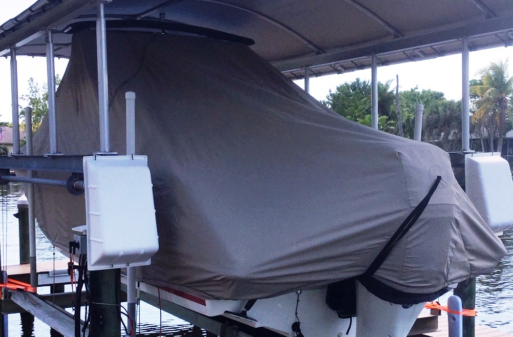 Boston Whaler Vantage 230 Tower, 2017, TTopCovers™ T-Top boat cover On Lift, port rear