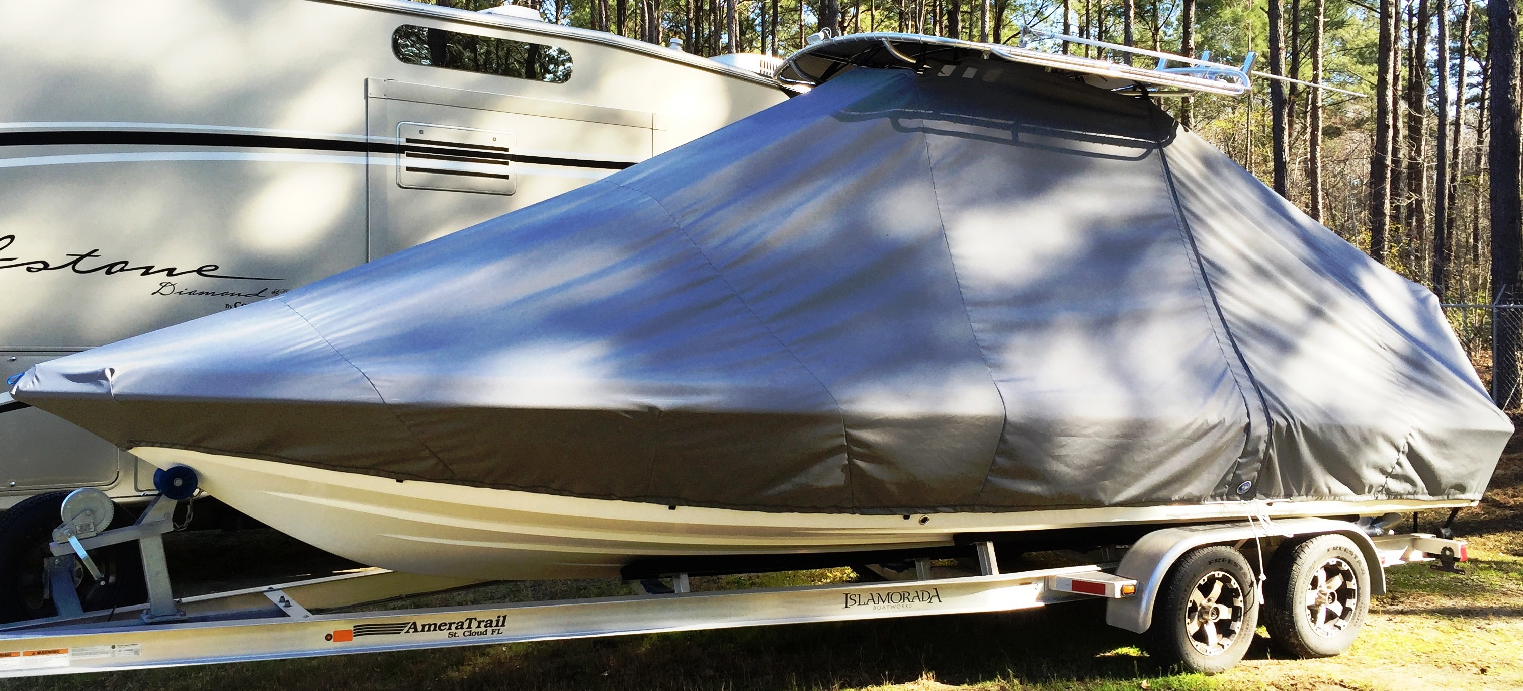 Islamoroda Morado 24, 20xx, TTopCovers™ T-Top boat cover, port front