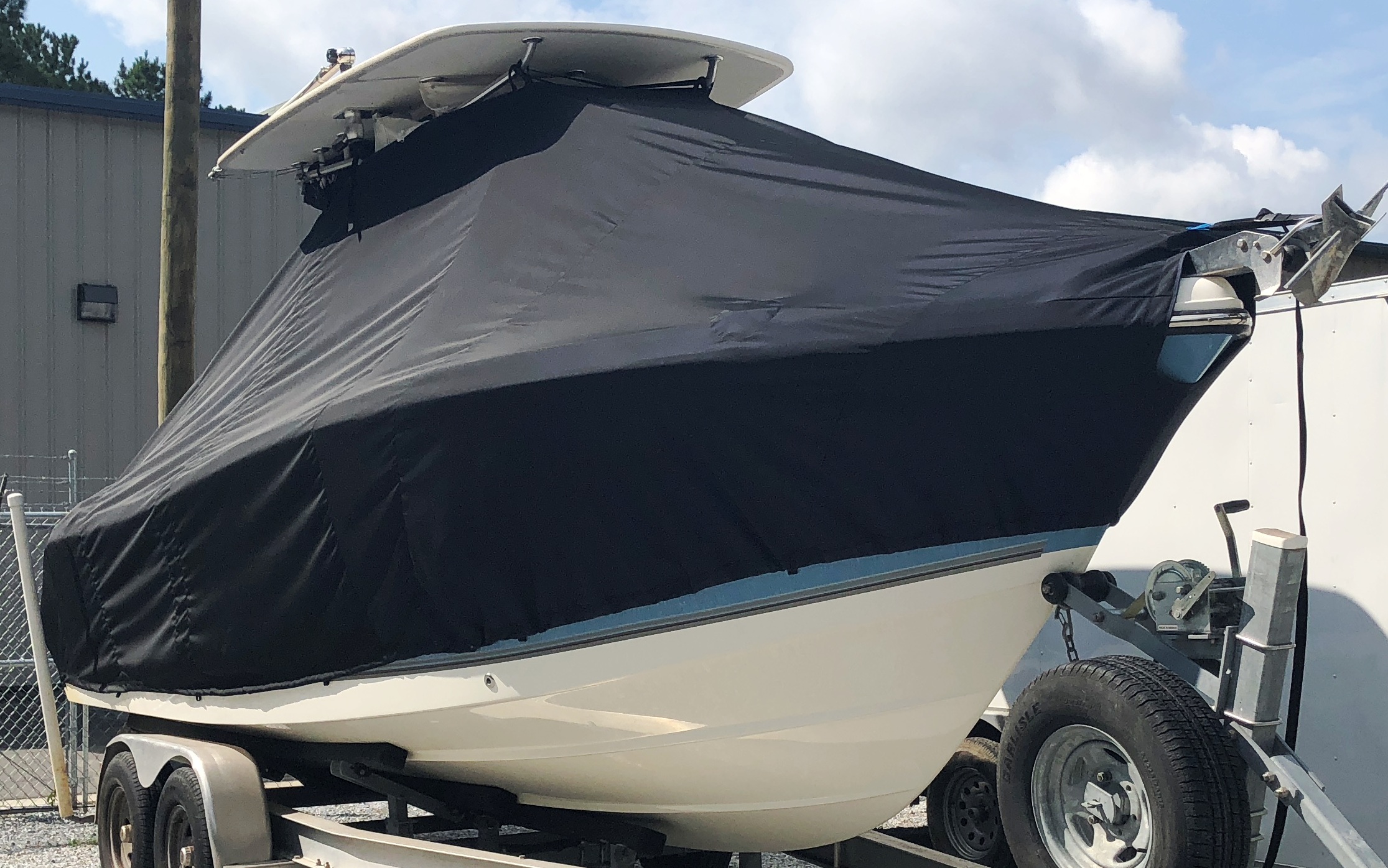 Mako 232cc, 20xx, TTopCovers™ T-Top boat cover, starboard front