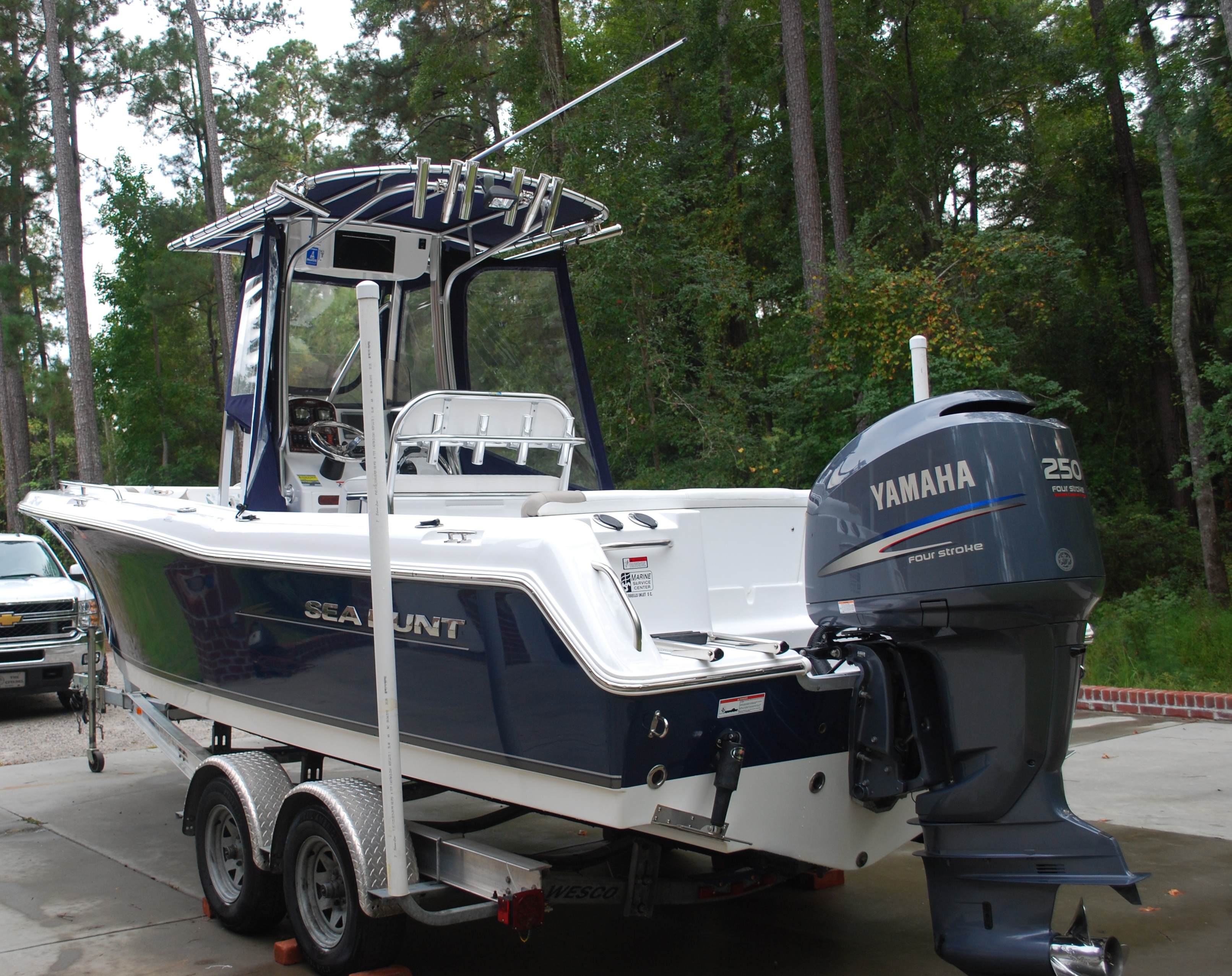 Sea Hunt® Ultra232, 2011 CaptainNavyBlueSunbrella OEMFactoryEMC